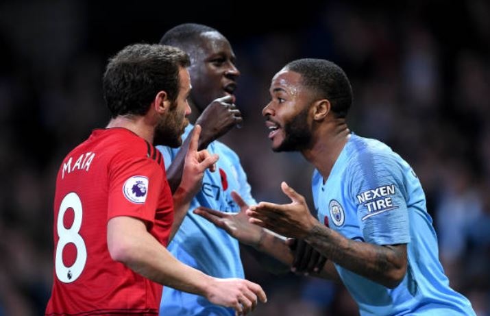 Mata uc che voi pha dao chan treu nguoi cua Sterling hinh anh