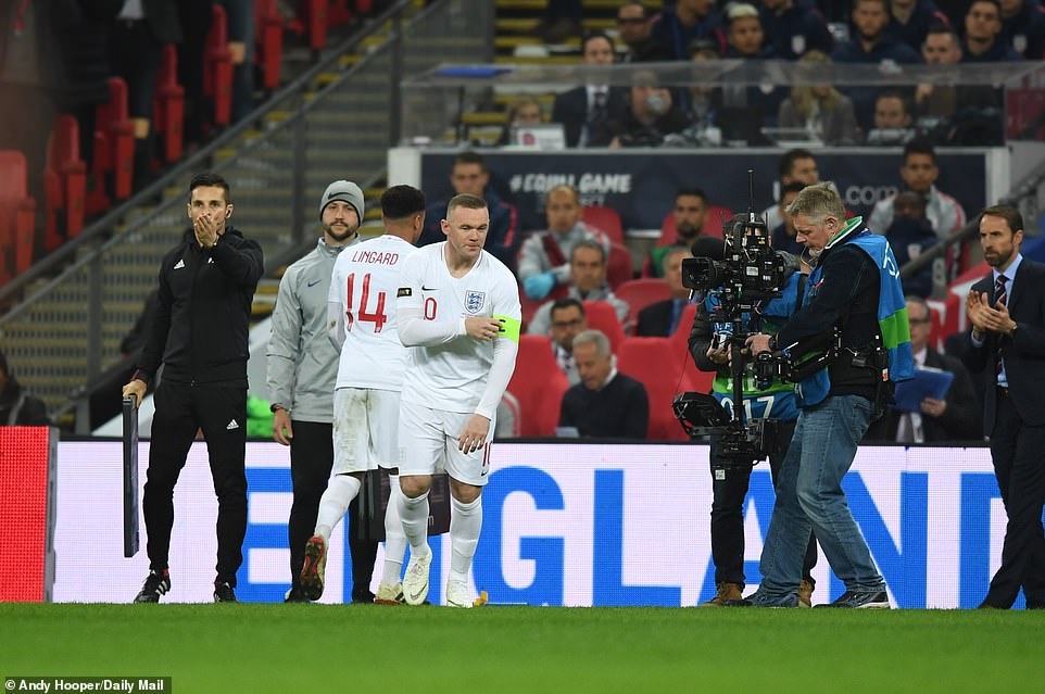 Rooney tro lai tuyen Anh anh 1