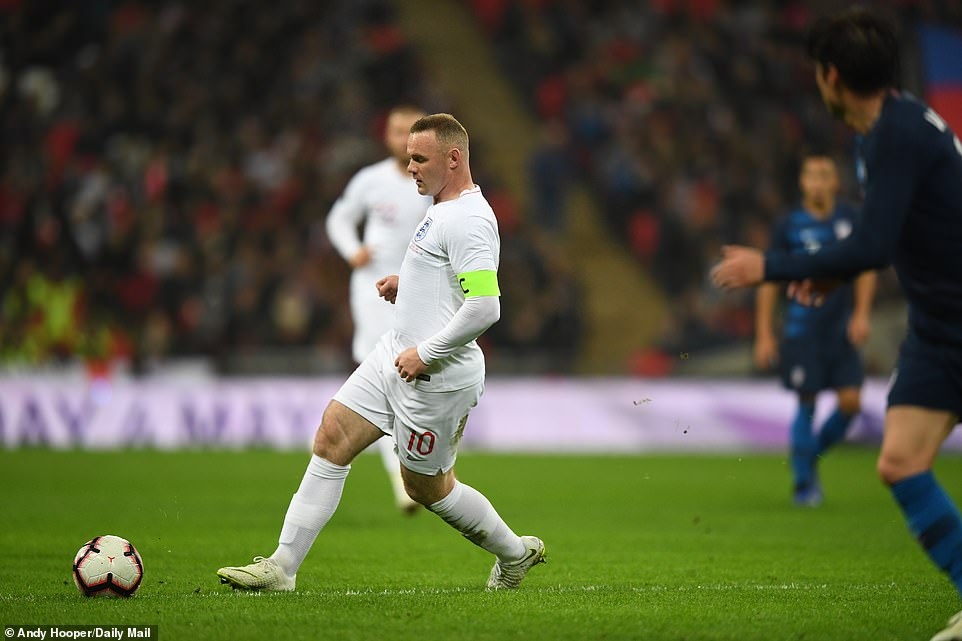 Rooney tro lai tuyen Anh anh 2