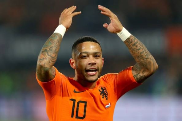 Cuu sao MU ghi ban giup tuyen Ha Lan nhan chim DKVD World Cup hinh anh