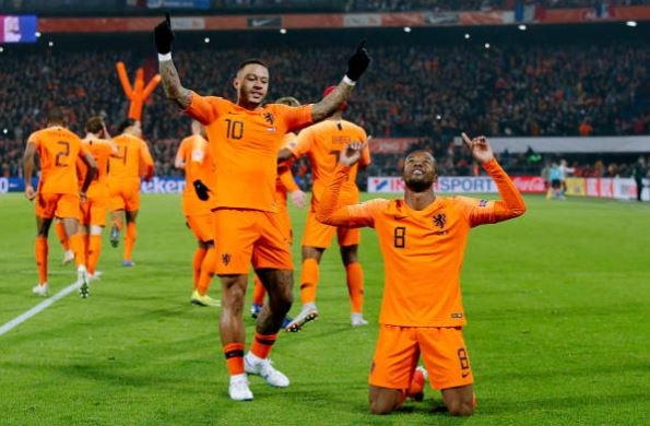 Depay ghi ban,  Ha Lan danh bai Phap anh 1