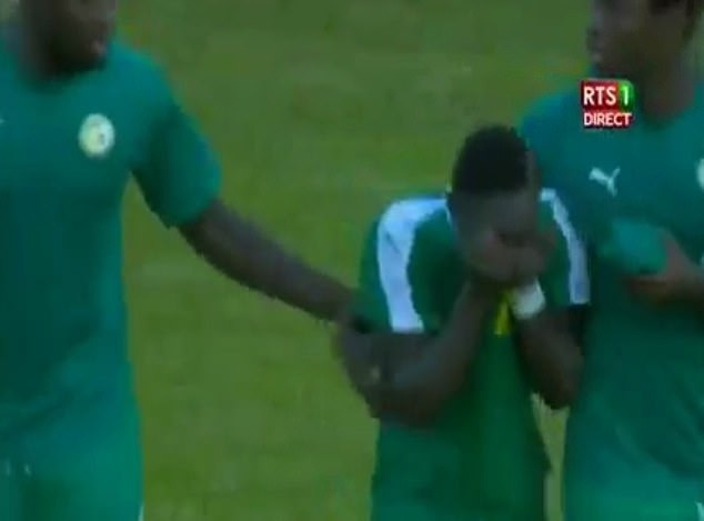 sadio Mane bật khóc ảnh 1 sadio Mane bat khoc anh 1
