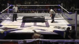 Do vat Mexico suyt giet ban dien voi dao cu bang be tong hinh anh