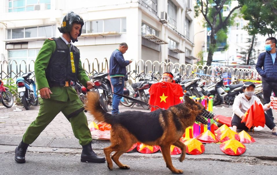 Canh khuyen tham gia chong phao sang o tran Viet Nam gap Campuchia hinh anh