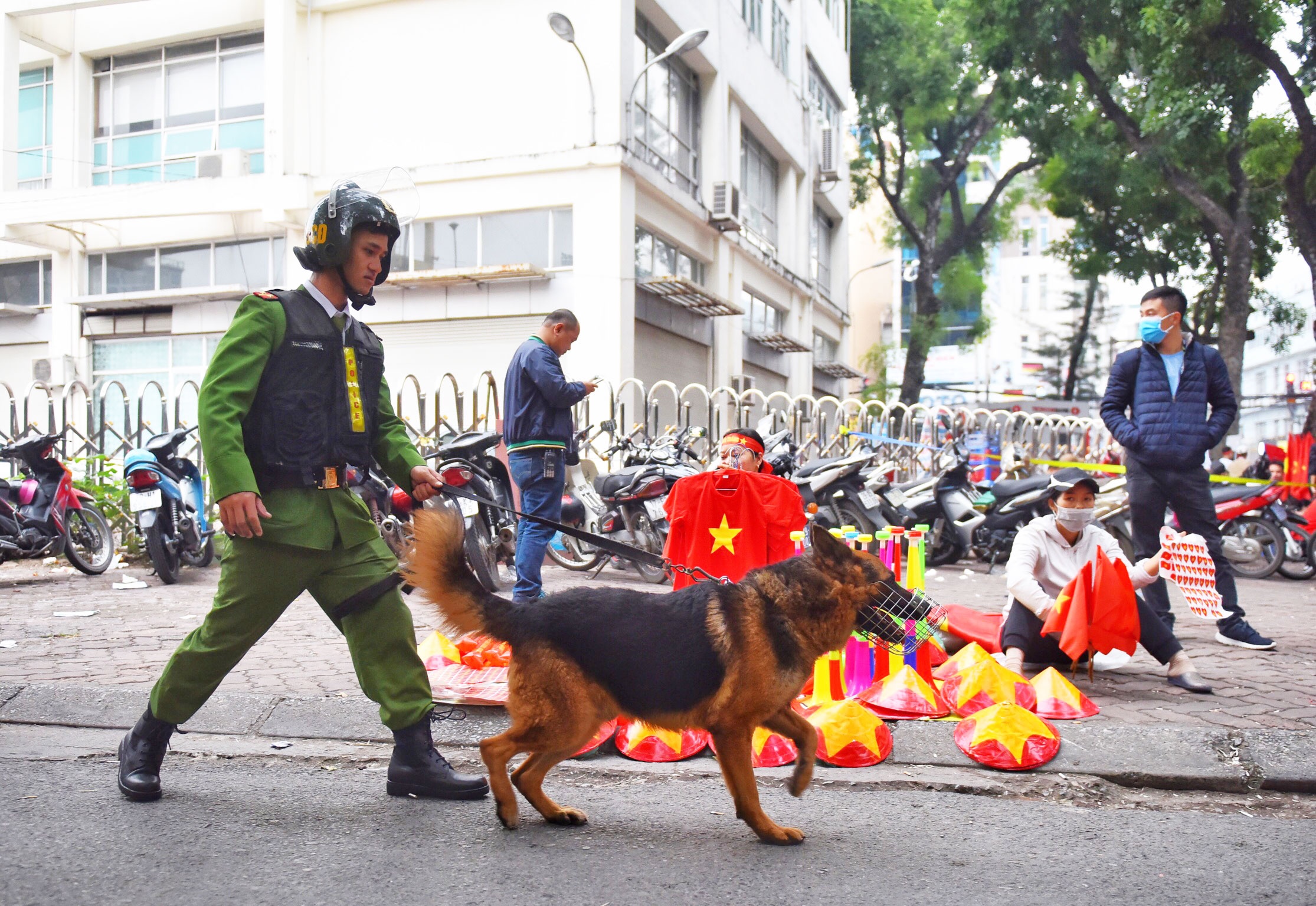 cho nghiep vu bao ve san Hang Day anh 1