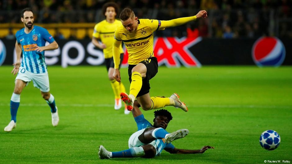 CLB vuot qua vong bang Champions League anh 1