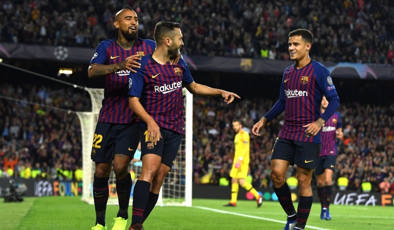 CLB vuot qua vong bang Champions League anh 2