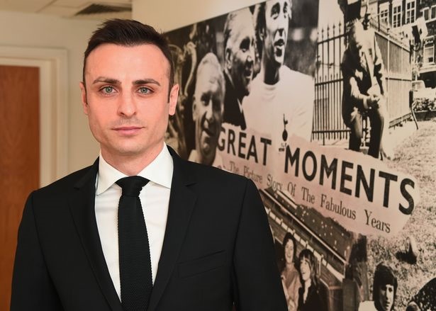 Berbatov khien con kho chiu vi an mung chien thang cua MU hinh anh