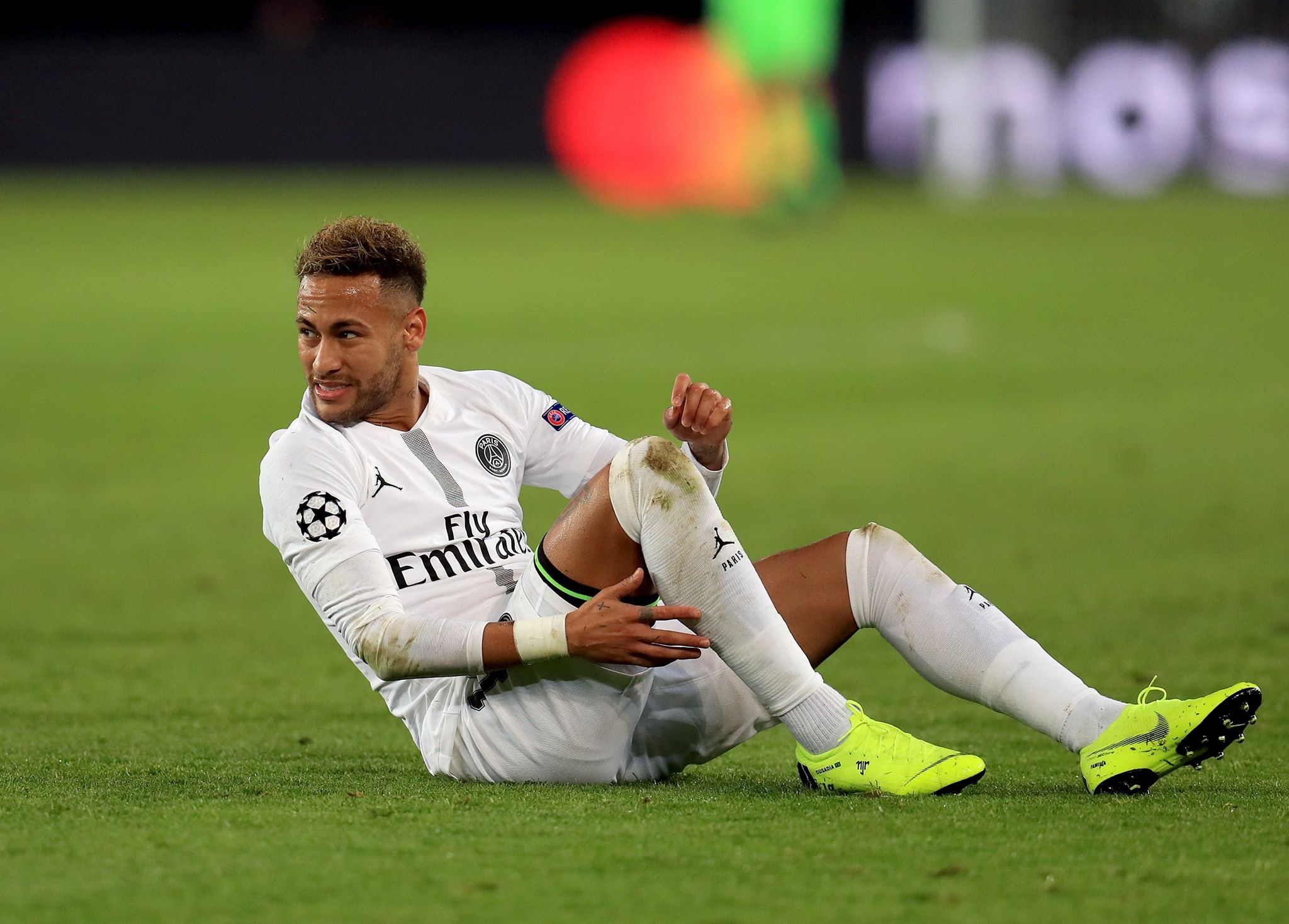 Roi Barca, Neymar tham bai tai cuoc dua Qua bong vang nhu the nao? hinh anh