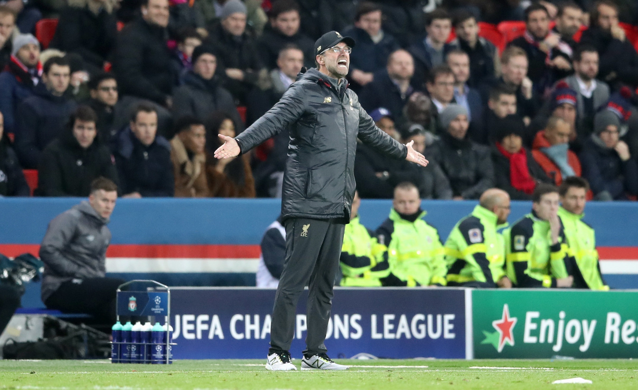 Liverpool ăn vạ ở trận gặp PSG ảnh 2 Liverpool an va o tran gap PSG anh 2