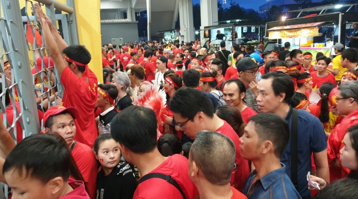 Nhieu CDV Viet Nam khong duoc vao khan dai Bukit Jalil du co ve hinh anh