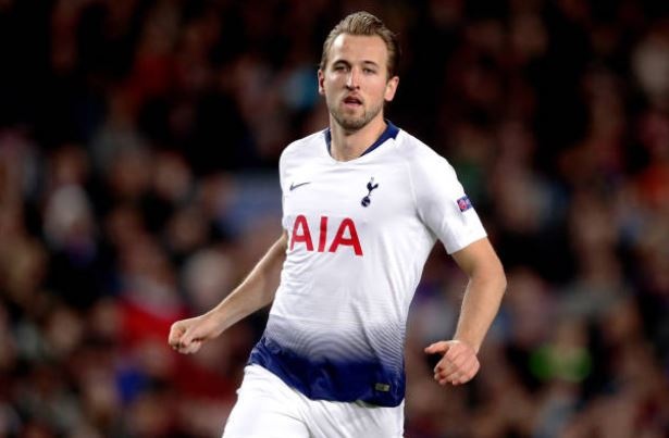 Tottenham vao vong knock-out Champions League sau tran hoa Barca hinh anh