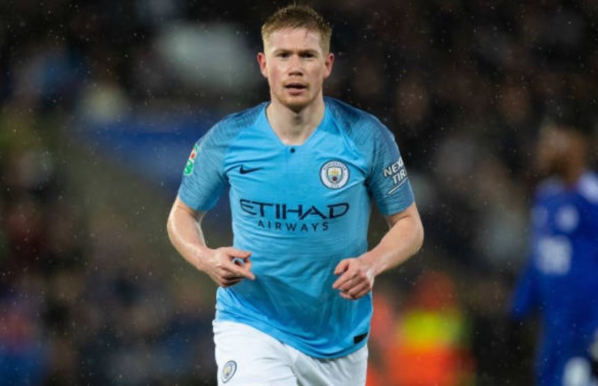 De Bruyne tro lai giup Man City vao ban ket cup Lien doan Anh hinh anh