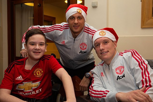 Pogba di tu thien sau khi Mourinho bi sa thai anh 4