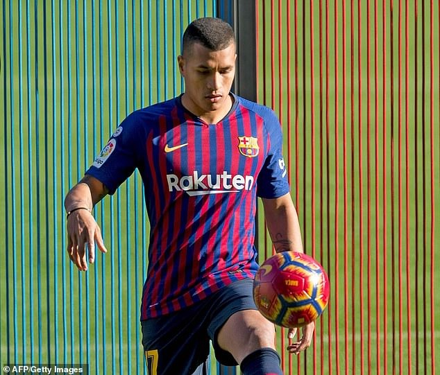 Barca ra mat tan binh anh 2