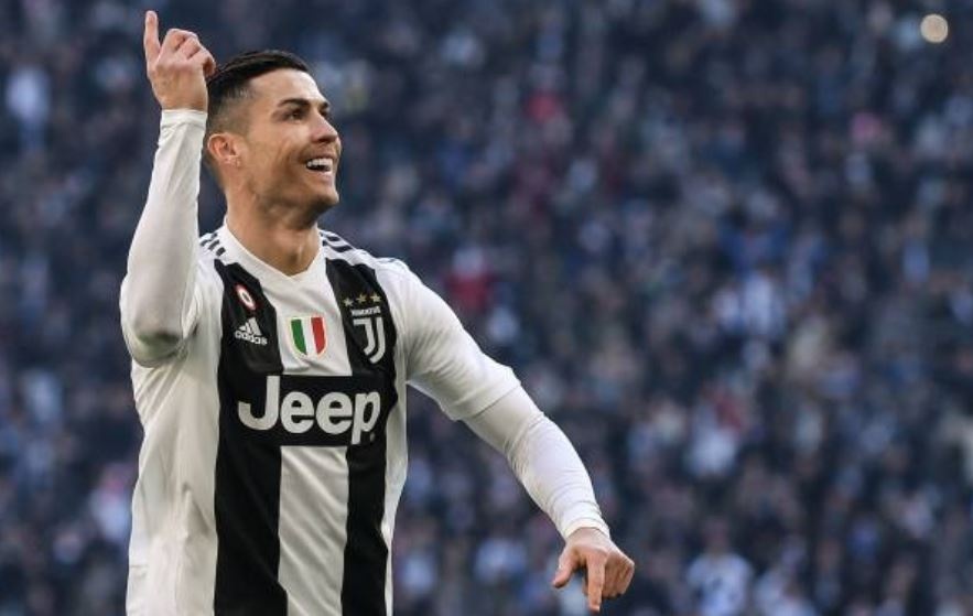 Ronaldo lap cu dup, Juventus bat bai o luot di Serie A hinh anh