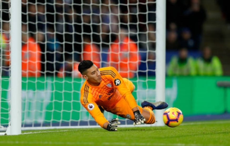 Neil Etheridge bat pen thanh cong anh 1