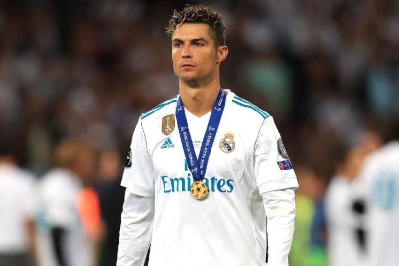 Real Marid phai ban Ronaldo de giam ganh nang tai chinh hinh anh