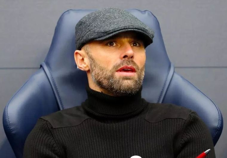 HLV doi hang nhat hoa trang thanh Pep Guardiola khi doi dau Man City hinh anh