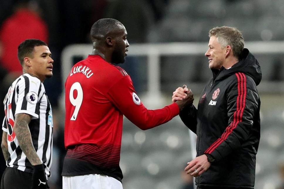 Lukaku bat ngo trong lan dau gap HLV Solskjaer hinh anh