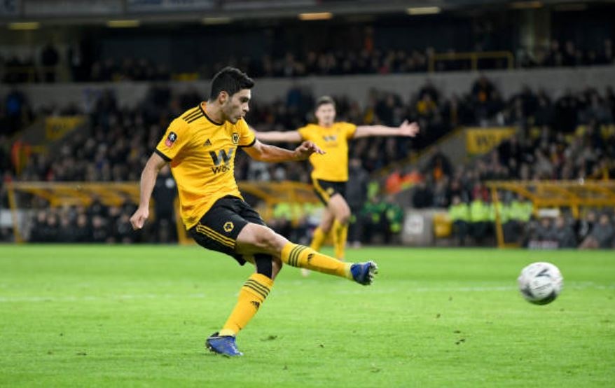 Liverpool thua Wolverhampton anh 1