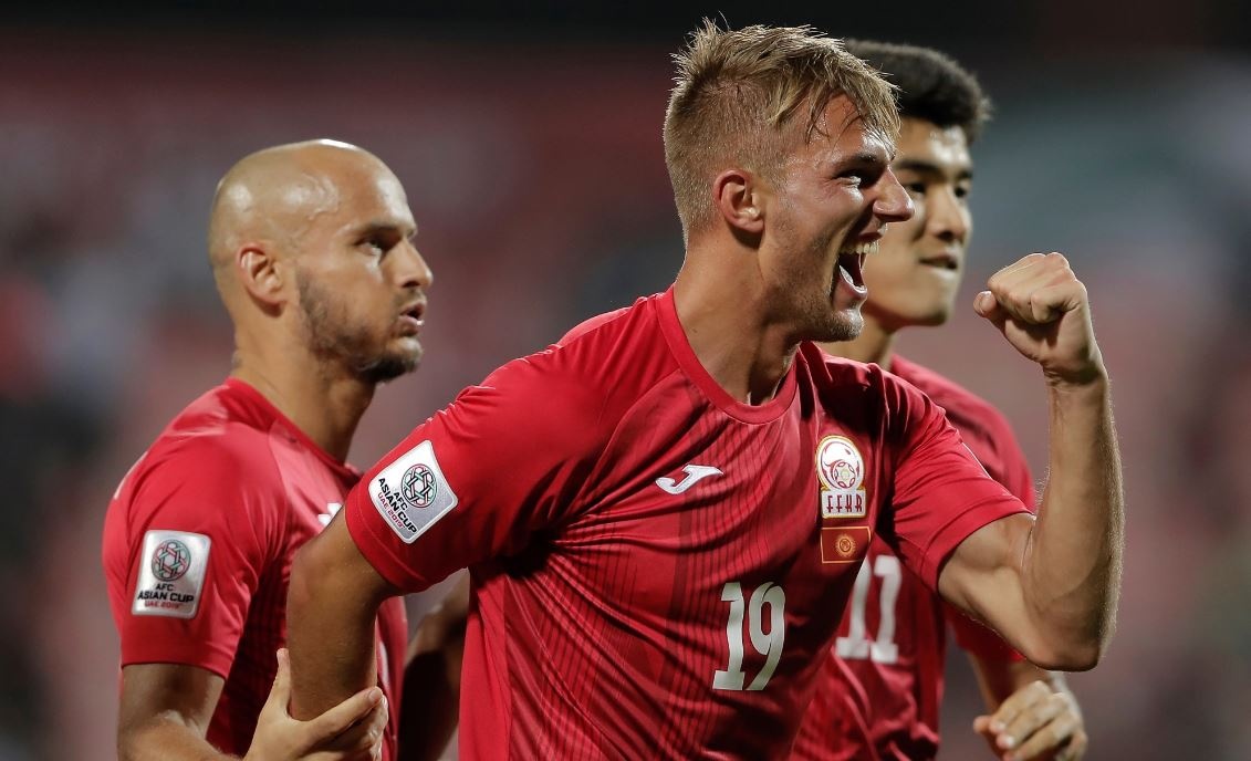 Kyrgyzstan 3-1 Philippines: Nhiem vu tuyen Viet Nam them kho khan hinh anh