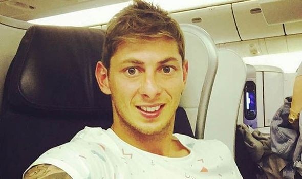 Emiliano Sala cau cuu truoc khi mat tich tren duong den Cardiff hinh anh