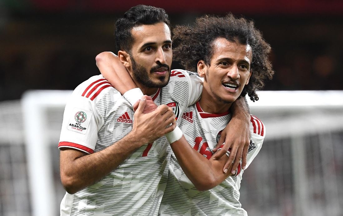 Thua chu nha UAE, Australia thanh cuu vuong Asian Cup hinh anh