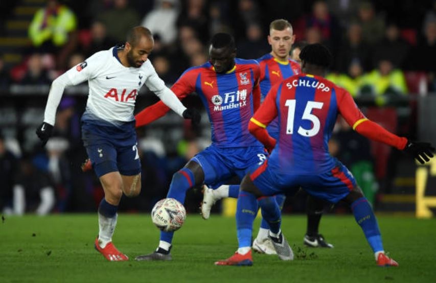 Tottenham bi loai khoi FA Cup anh 2