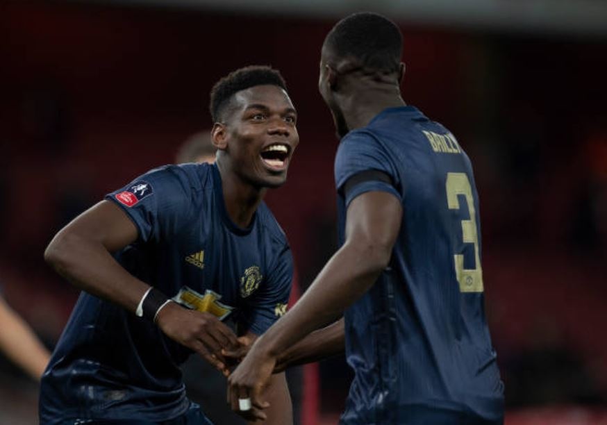 MU dung 6 ong lon trong 1 thang anh 1