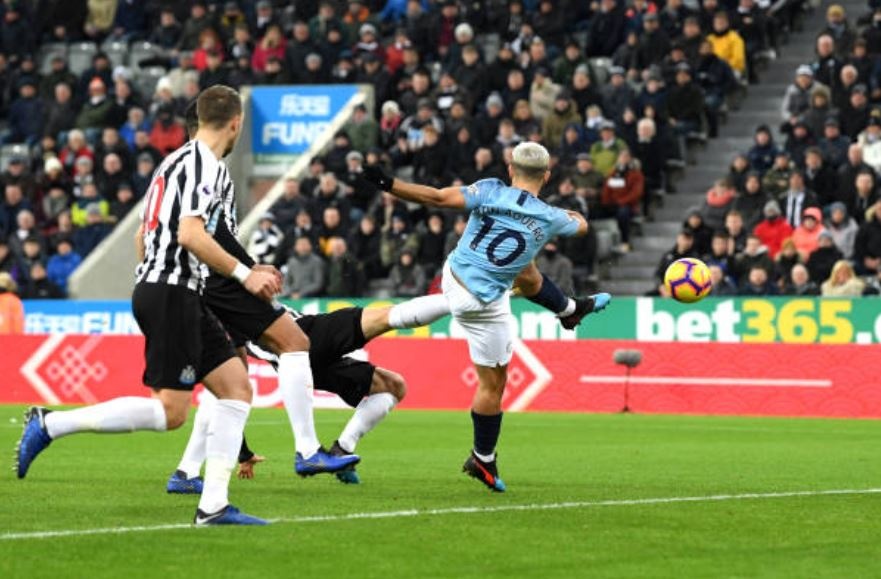 Man City thua Newcastle anh 1