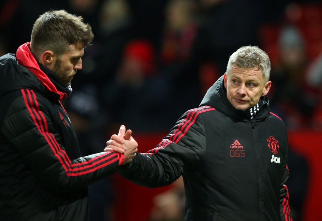 Solskjaer tu choi chi trich hoc tro anh 1