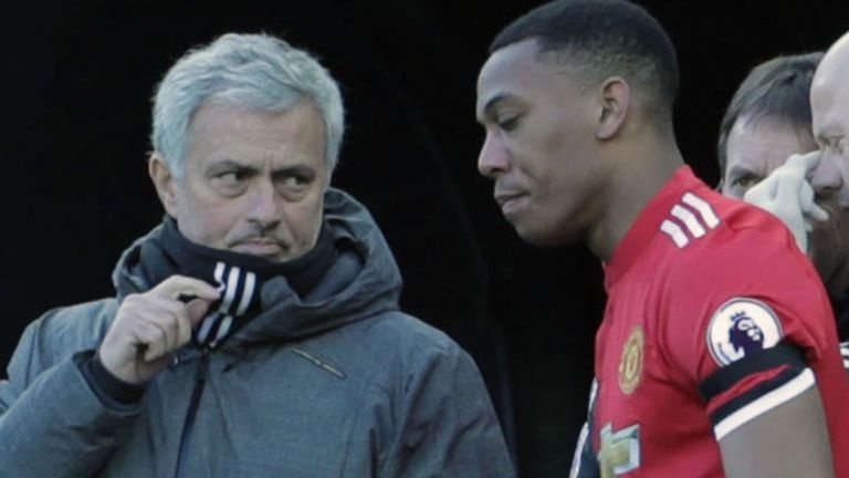 Martial gia han voi MU anh 2