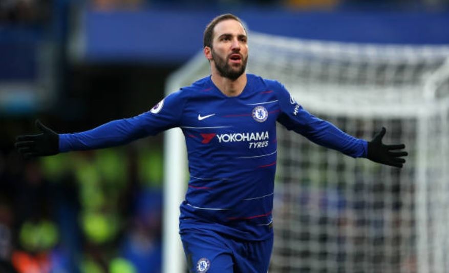 Chelsea 5-0 Huddersfield: Higuain, Hazard cung lap cu dup hinh anh