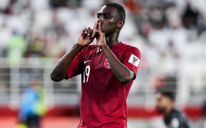 Tien dao Qatar lap ky luc ghi ban tai Asian Cup hinh anh