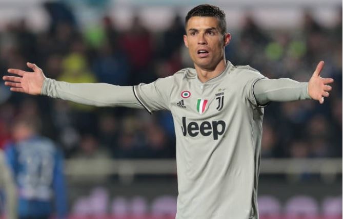 Ronaldo ghi 2 ban, Juventus van mat diem o phut bu gio hinh anh