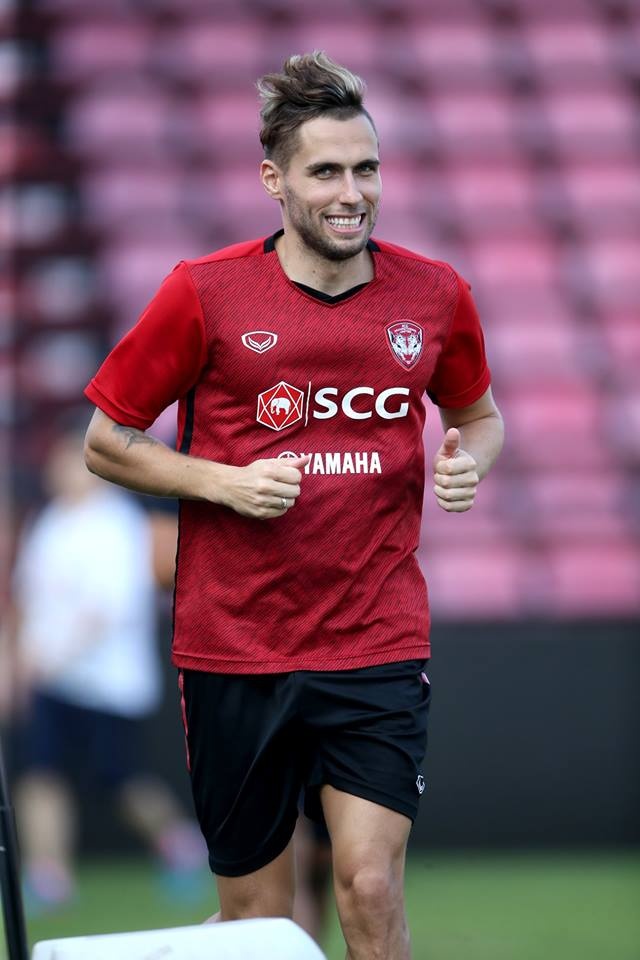 Văn Lâm tập buổi đầu tiên ảnh 9 Van Lam tap buoi dau tien anh 9