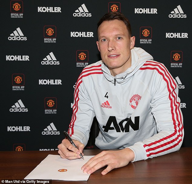 Phil Jones gia han hop dong anh 1