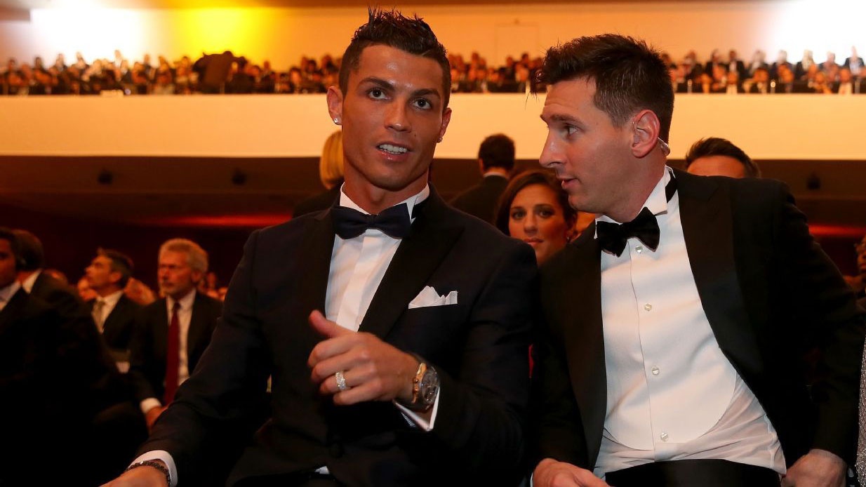 Thu nhap moi thang cua Messi gan gap doi Ronaldo hinh anh