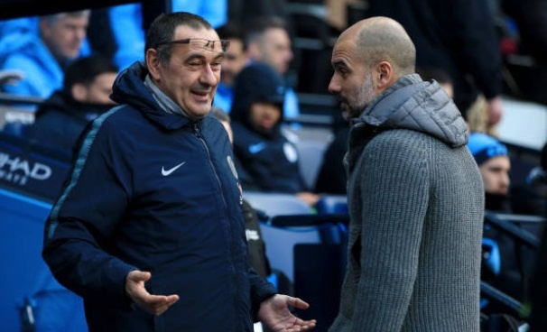 HLV Sarri tu choi bat tay Pep Guardiola sau tran thua 0-6 hinh anh