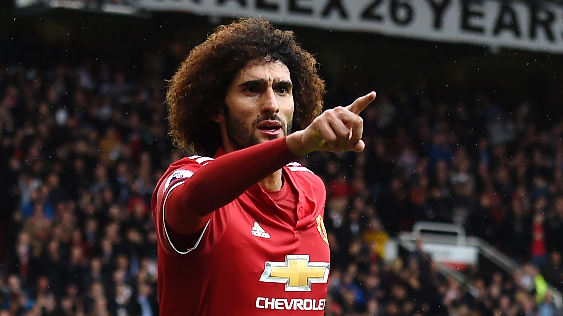Fellaini suyt cung PSG doi dau MU o Champions League hinh anh