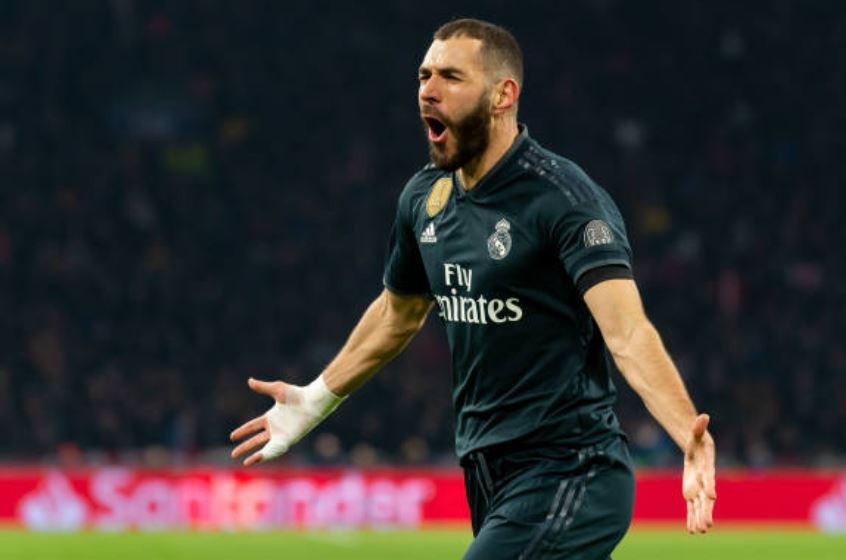 Benzema lap cong giup Real gianh loi the o cup chau Au hinh anh