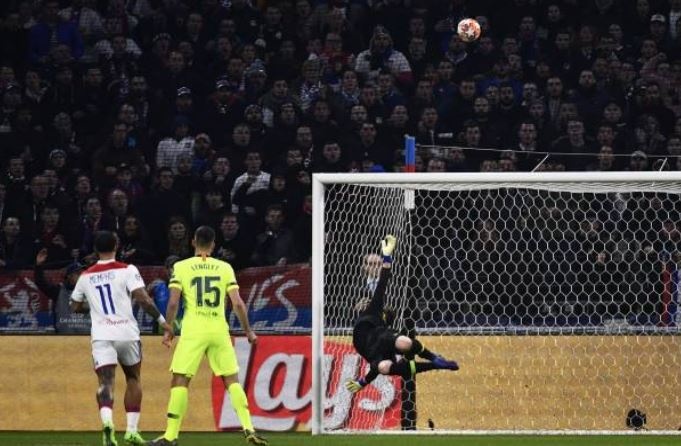 truc tiep Barca vs Lyon anh 1