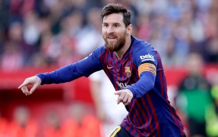 Sevilla 2-4 Barcelona: Messi chuoc loi bang hat-trick hinh anh