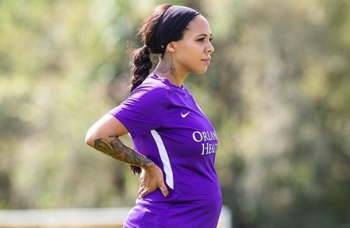 Nha vo dich World Cup nu ra san tap khi mang thai thang thu 5 hinh anh