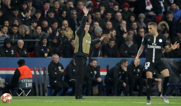 Solskjaer mặc áo bib ảnh 2 Solskjaer mac ao bib anh 2