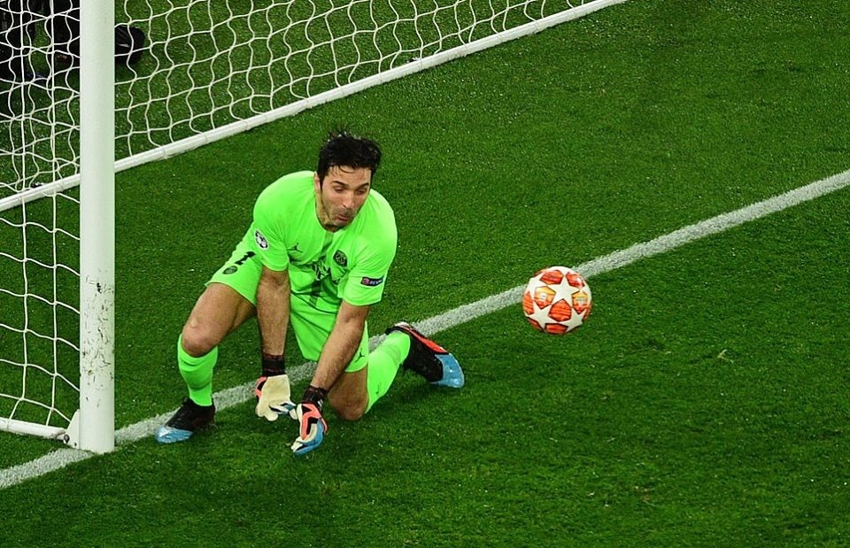 Lukaku an mung tra dua Di Maria anh 8