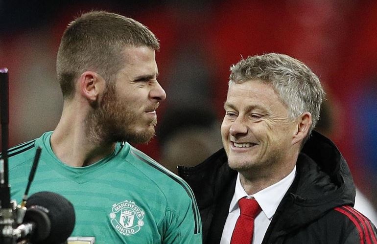 HLV Solskjaer bao ve De Gea sau tran thua Arsenal hinh anh