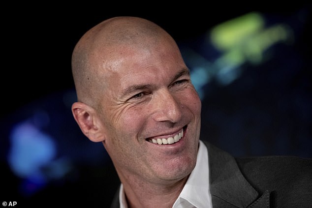 Zidane sanh dieu trong ngay tro lai Real Madrid hinh anh