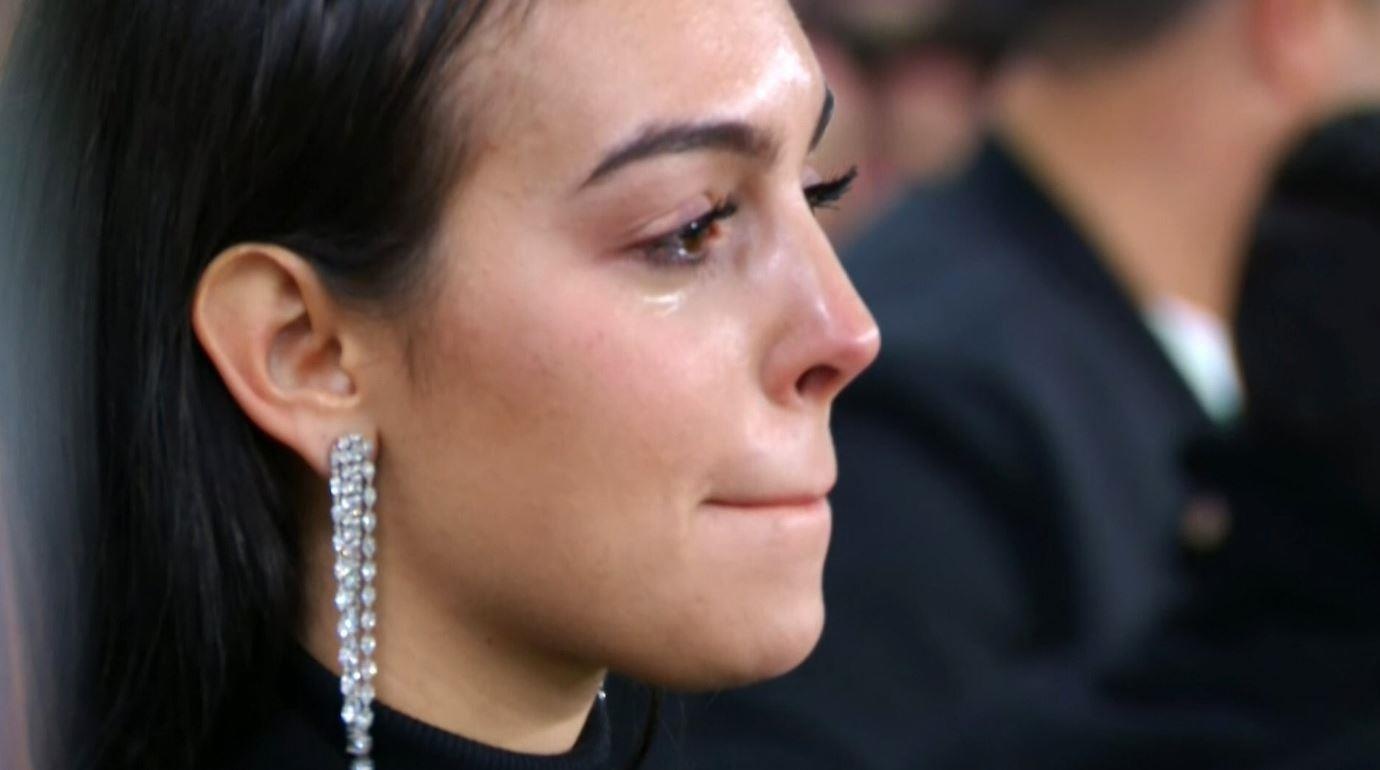 Ban gai bat khoc khi Ronaldo lap hat-trick vao luoi Atletico hinh anh